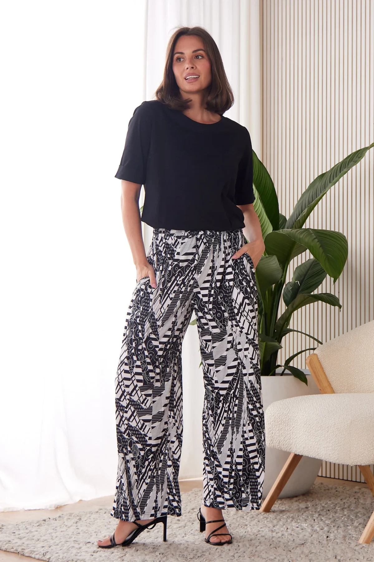 6036_Pants_Black_White_Avalon_0128_MJ.webp