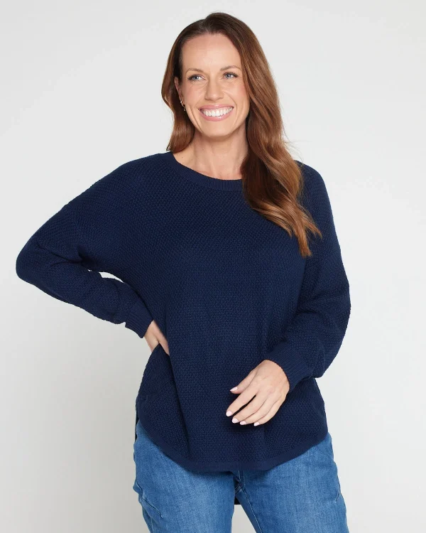 Brenda_Waffle_knit_Navy_SN0161_06384_Red_Reshoot_0748.webp