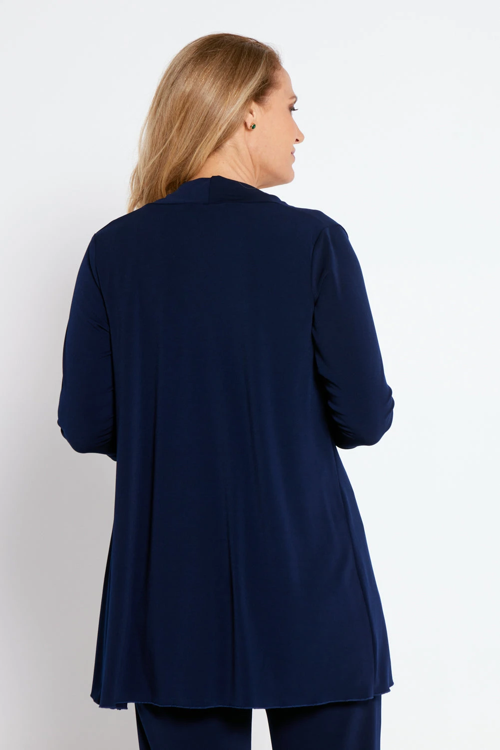 Chelsea_jacket_navy_long_lined_jacket_T2965_navy_pants_5500_0762.webp