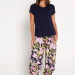Cheyenne_pants_3607UQ__navy_floral_9691_5e0ea1b5-ecc2-425a-9a29-a80550fac97f.webp