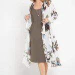 Maxi_cardi_sage_kcCJ24780_1223_cb4ddd4d-6d72-4fd5-89b7-3b79d4f9da8e-sw.webp