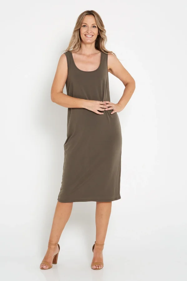 Petra_Stretch_Slip_Khaki_1440_0546.webp