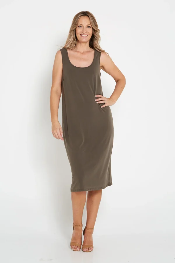 Petra_Stretch_Slip_Khaki_1440_0547.webp