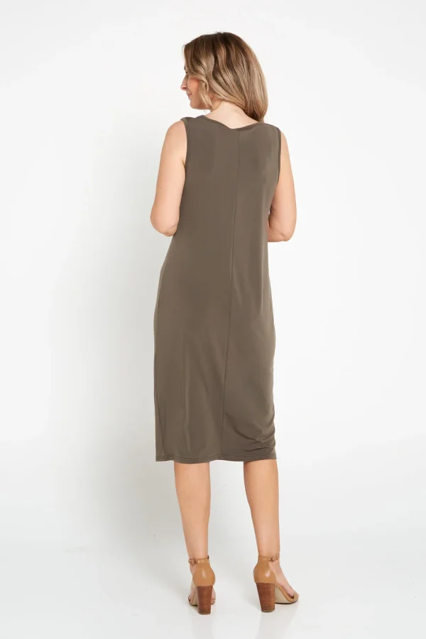 Petra_Stretch_Slip_Khaki_1440_0564.webp