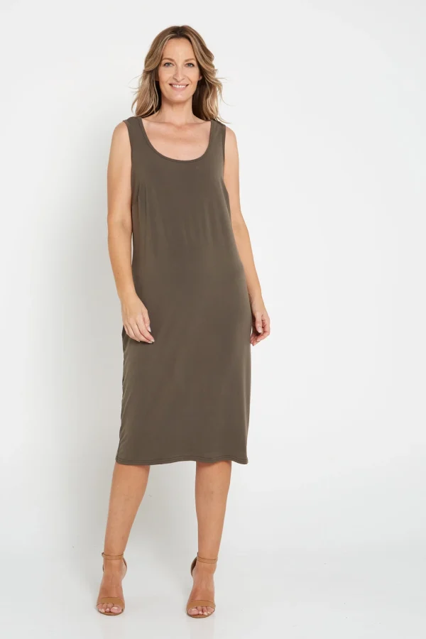 Petra_Stretch_Slip_Khaki_1440_0569.webp