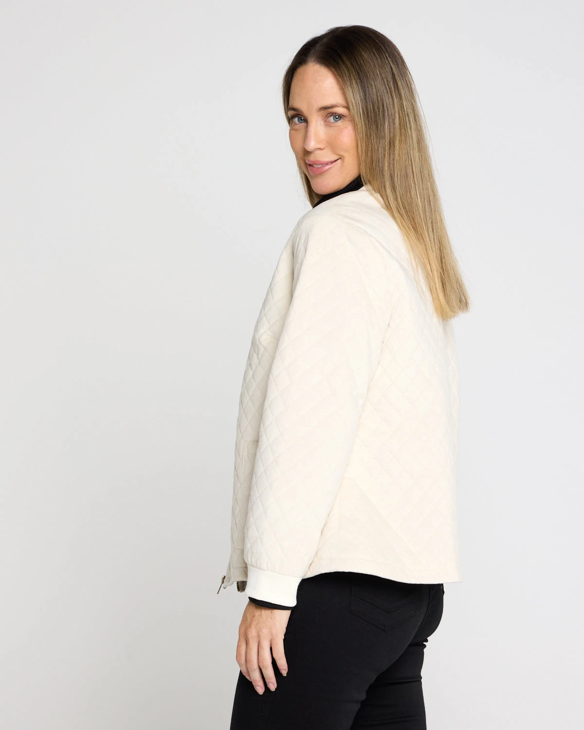 Quilted_faux_suede_jacket_ULJ31174_Oatmeal_ULS30761_Just_Drill_Skirt_Milk_28674x5product-social.webp