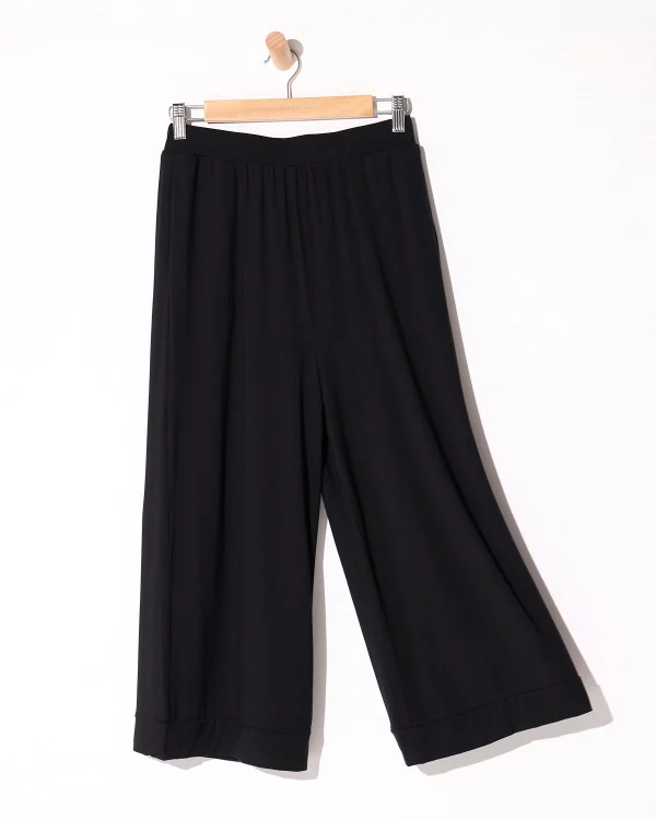 T-N941_TN941_Black_Bamboo_Crop_Pant_4x5product1.webp