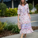 TUS2504-1_Annetta_Dress_Multi_white_floral__MG_05684x5_fa8b9fd2-9f7c-4234-bc52-7f5f69d5b2cf.webp