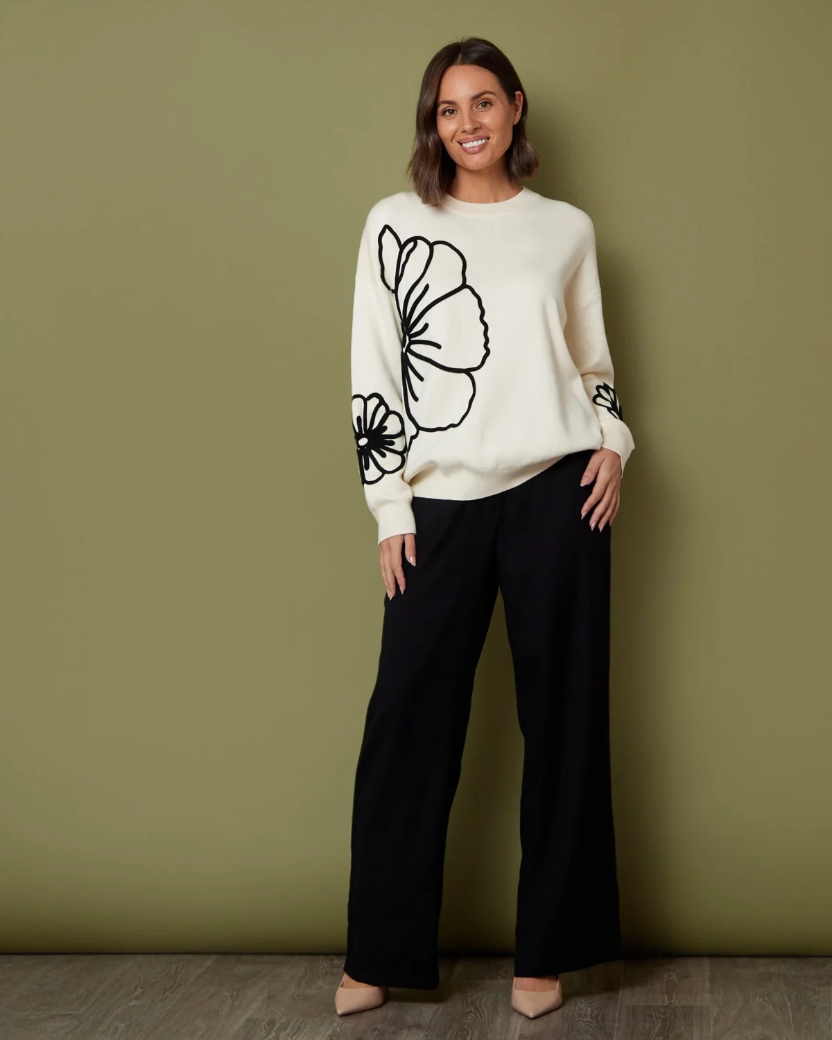 UCK31195_Ivory_Floral_Knit_P6245K_Black_Wide_Leg_Pant_4919.webp