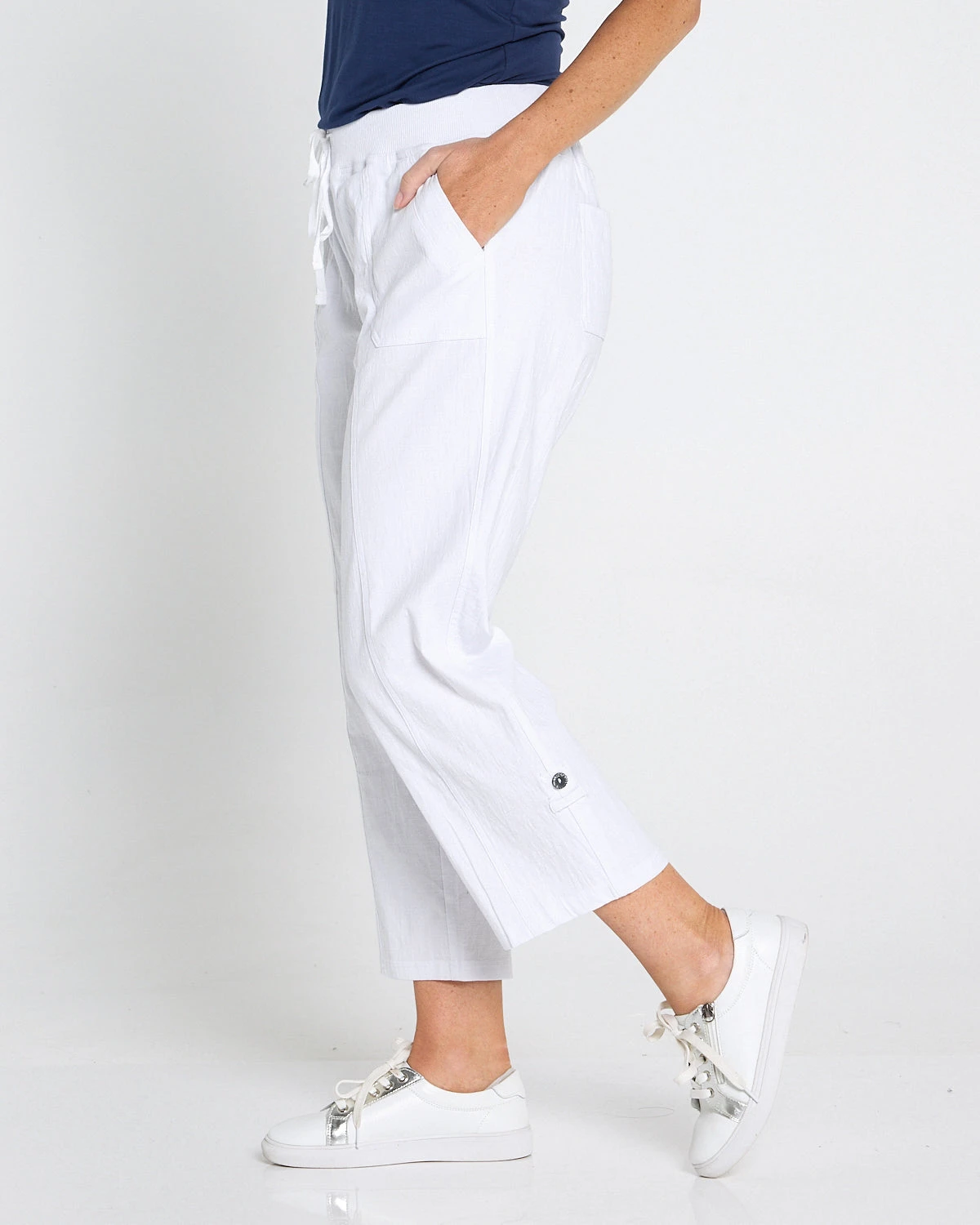 ULT31729TARIN_3_4_Sleeve_Top_Navy_36328_White_Cargo_Pant_Petite_176304x5product-social-2.webp