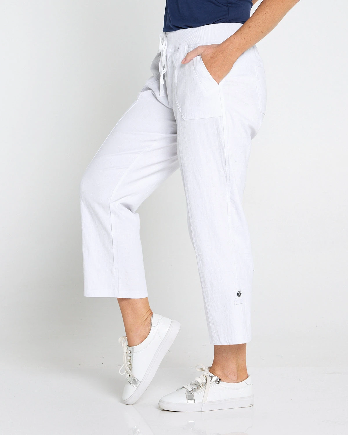 ULT31729TARIN_3_4_Sleeve_Top_Navy_36328_White_Cargo_Pant_Petite_176314x5product-social-2.webp