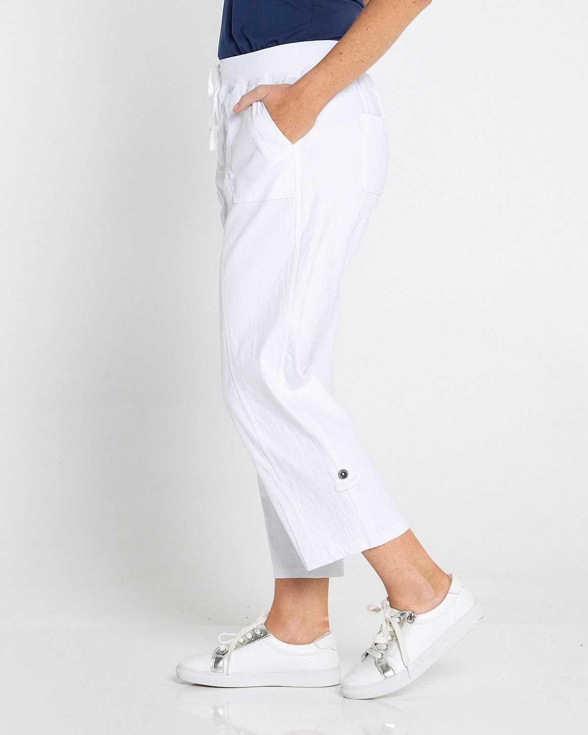 ULT31729TARIN_3_4_Sleeve_Top_Navy_36328_White_Cargo_Pant_Petite_176324x5product-social-2.webp